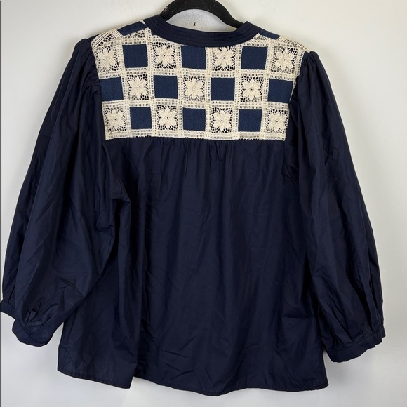 Entro Navy Blouse with Cream Crochet Insert Puff Sleeve BLOUSE Size Large - Picture 8 of 10